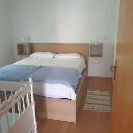 Mira Sabunike 1 * Privlaka (Zadar)